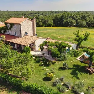 Villa Paradiso, Umag